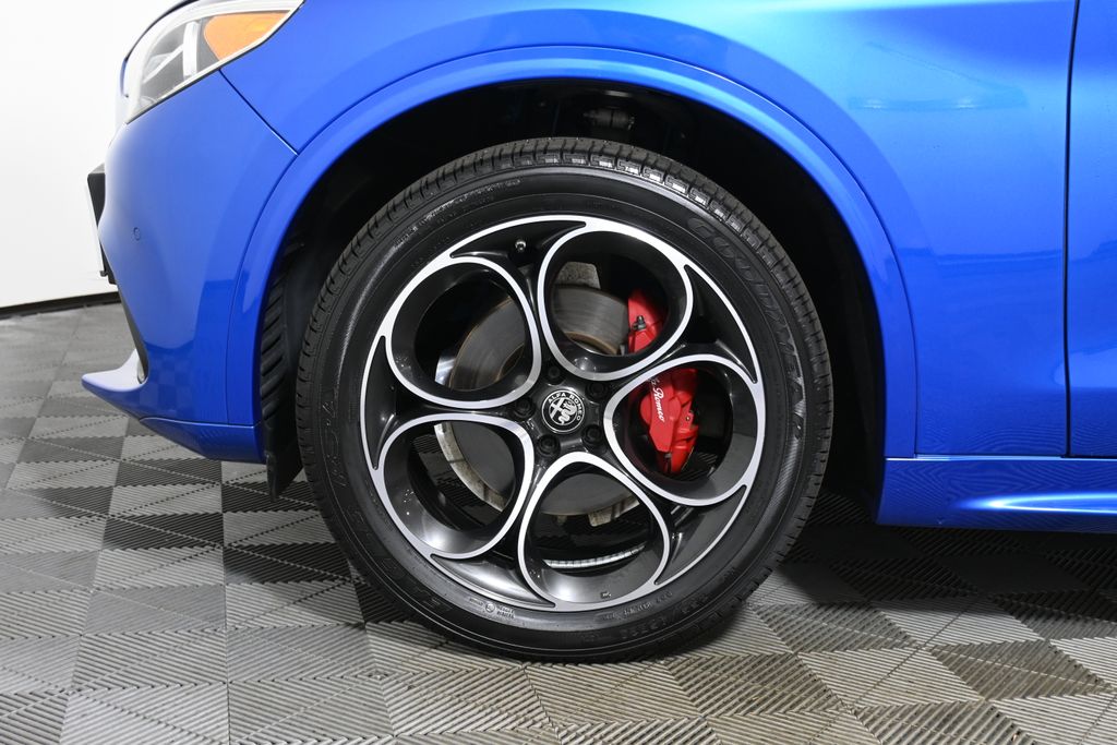 Thumbnail: 2022 Alfa Romeo Stelvio - 11