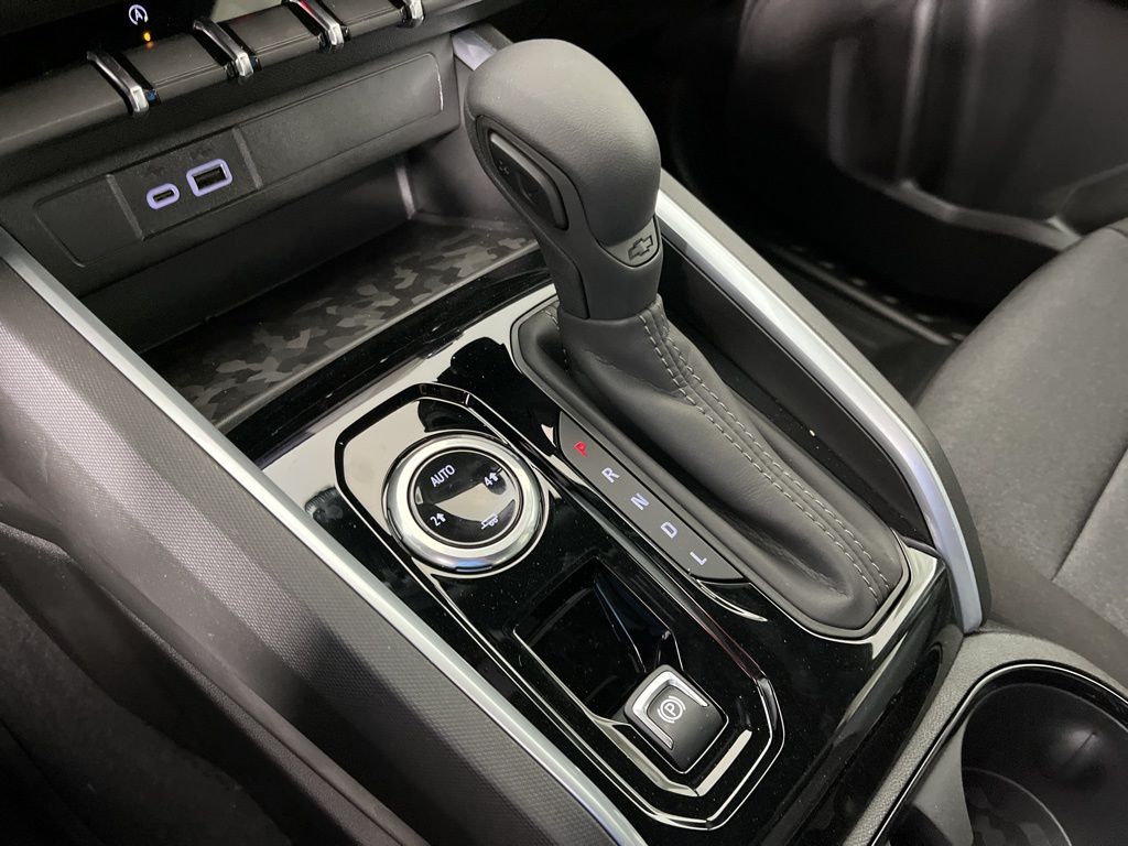 Thumbnail: 2026 Chevrolet Colorado - 30