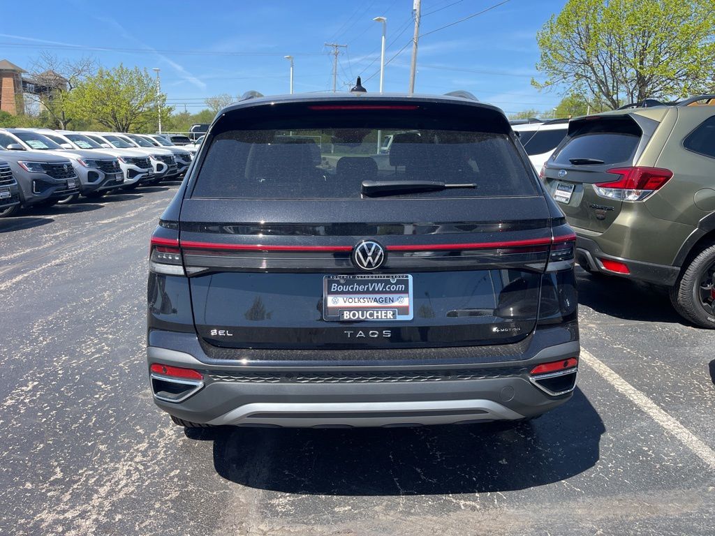 New 2026 Deep Black Pearl Volkswagen 1.5T SEL image 4