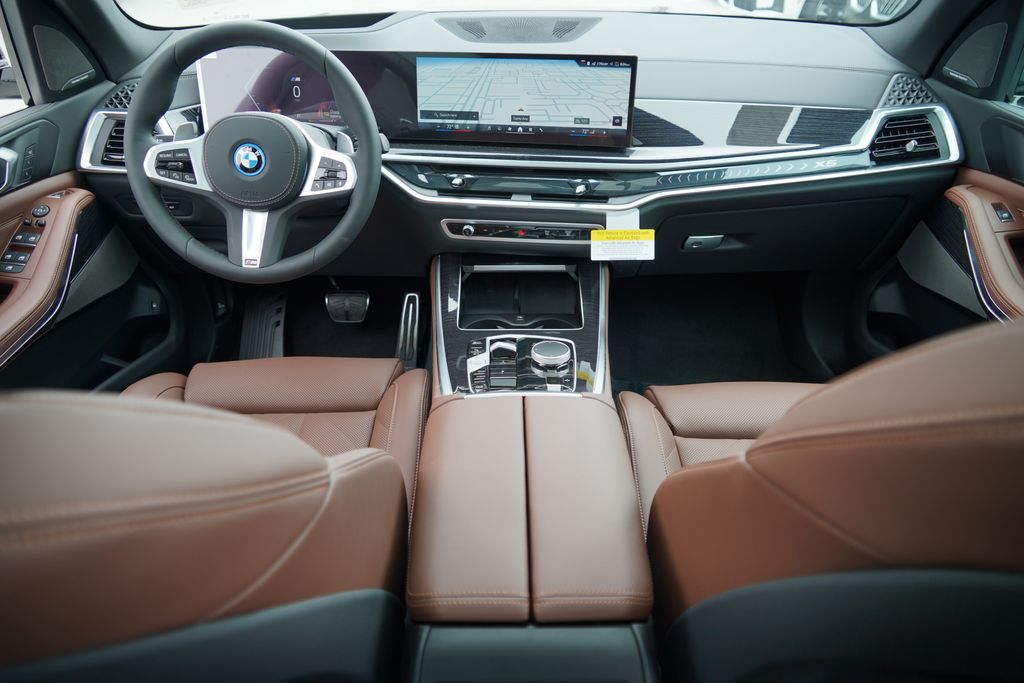 Thumbnail: 2026 BMW X5 - 13