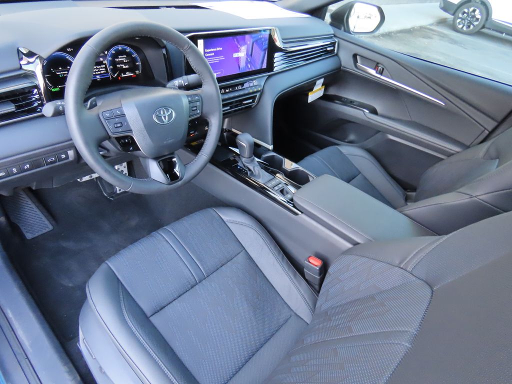 2025 Toyota Camry XSE 9