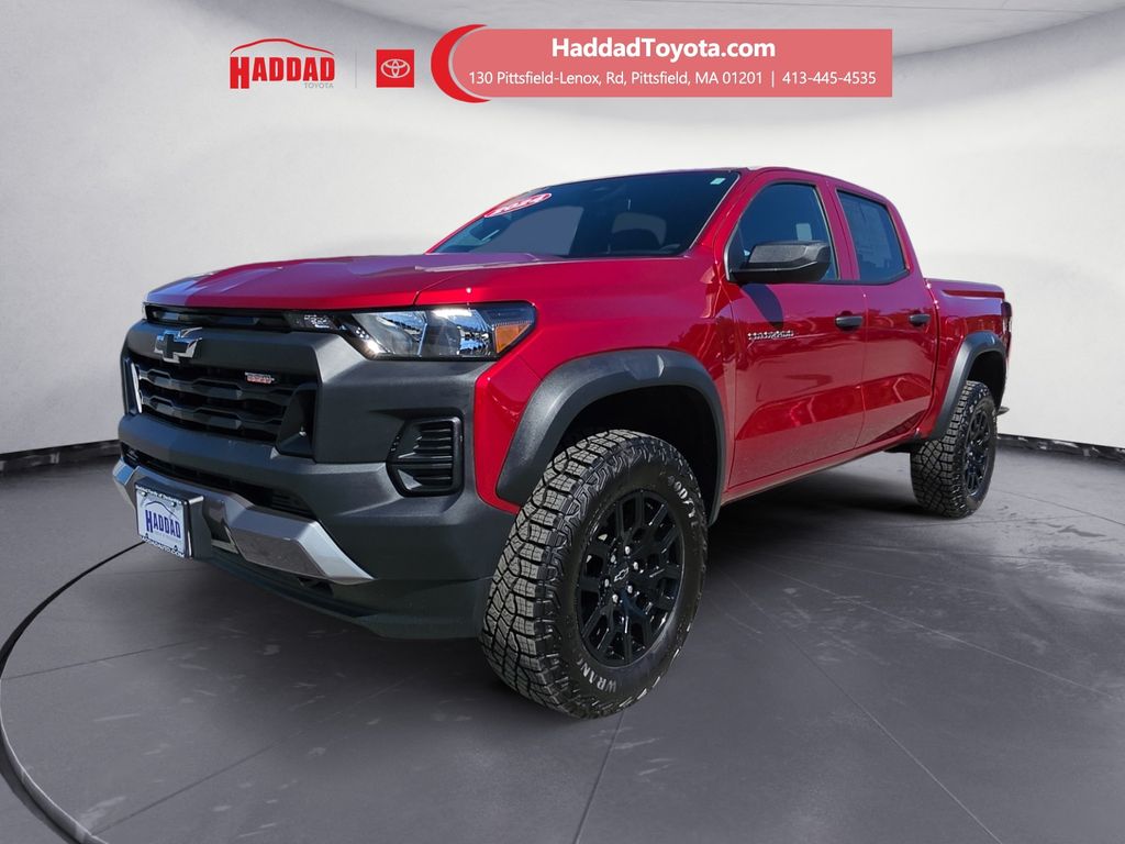 2024 Chevrolet Colorado Rojo (Radiant Red Tintcoat) Camioneta Todo terreno 8 velocidades Automática