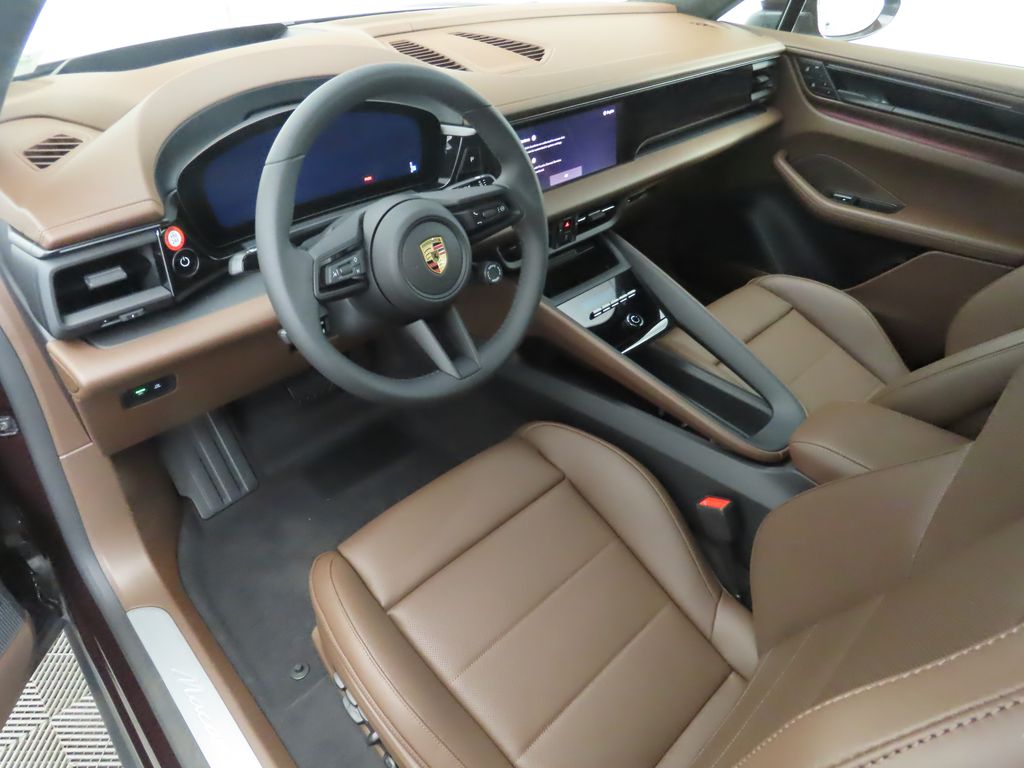 Thumbnail: 2025 Porsche Macan - 4