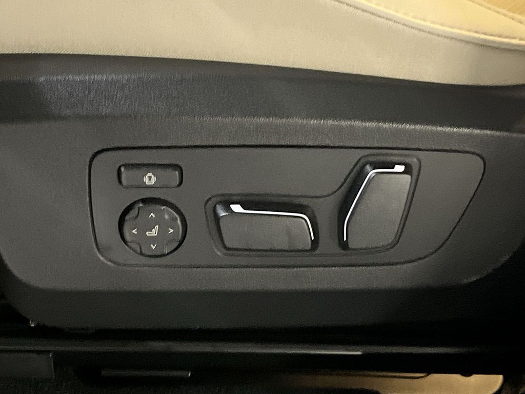 Thumbnail: 2026 BMW X3 - 12