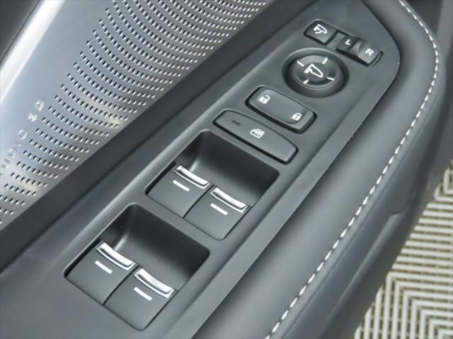 Thumbnail: 2026 Acura RDX - 25