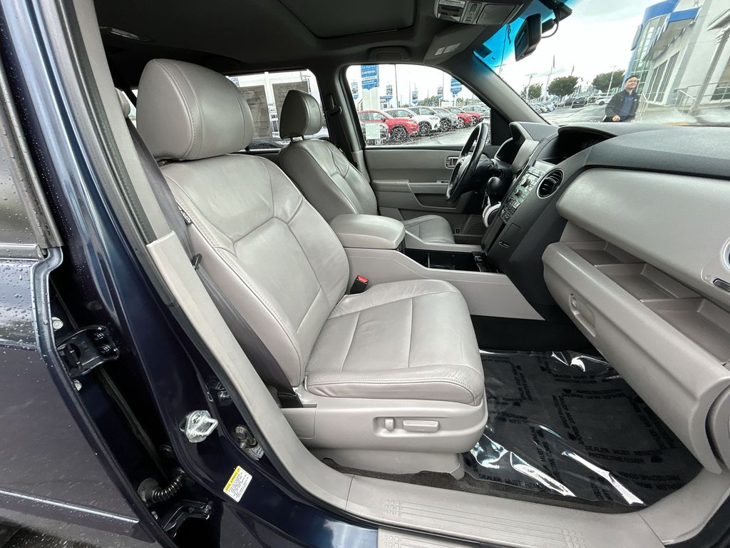 Thumbnail: 2011 Honda Pilot - 25