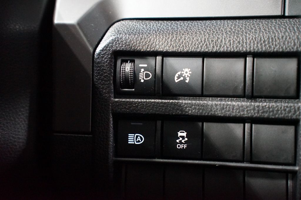 Thumbnail: 2025 Toyota Tacoma - 25