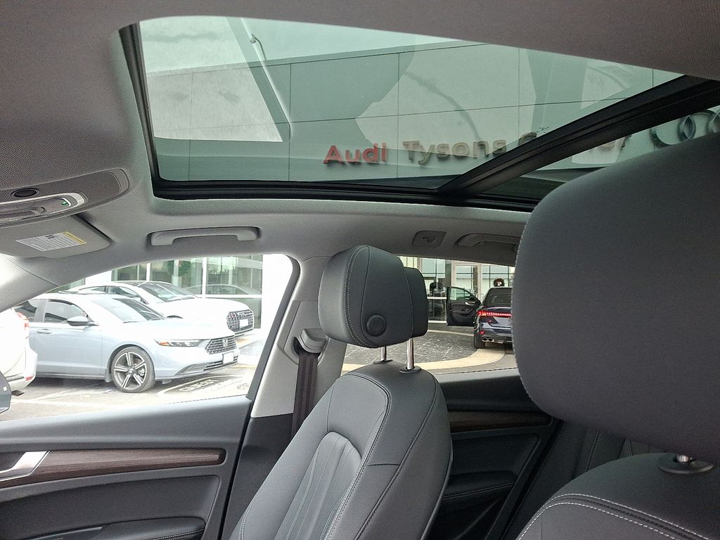 Thumbnail: 2023 Audi Q5 - 14