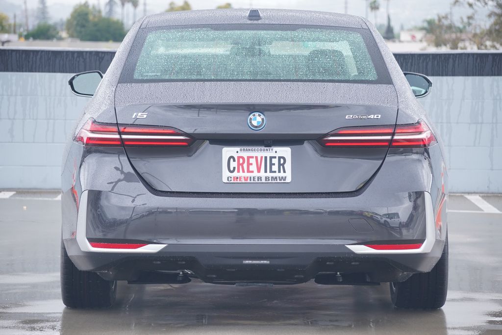 Thumbnail: 2026 BMW i5 - 6