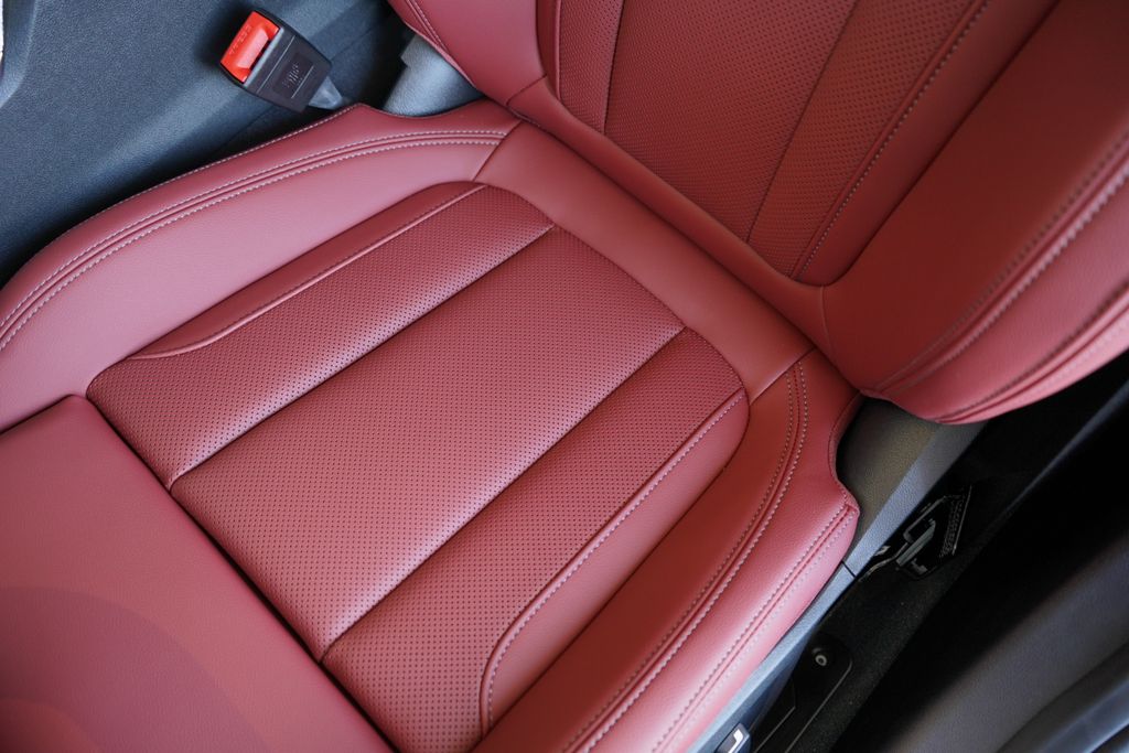 Thumbnail: 2026 BMW 3 Series - 11