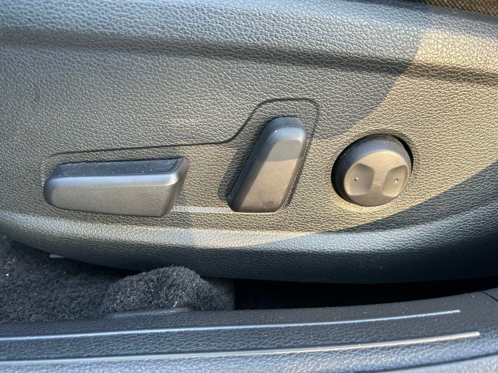Thumbnail: 2024 Kia Forte - 16