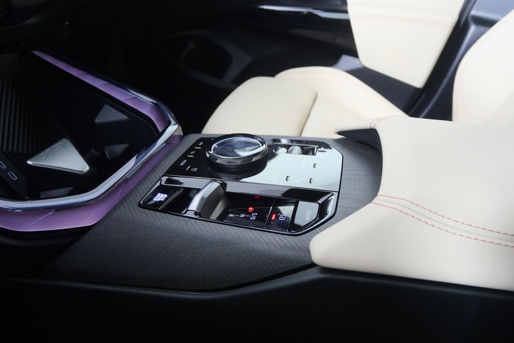 Thumbnail: 2026 BMW X3 - 21