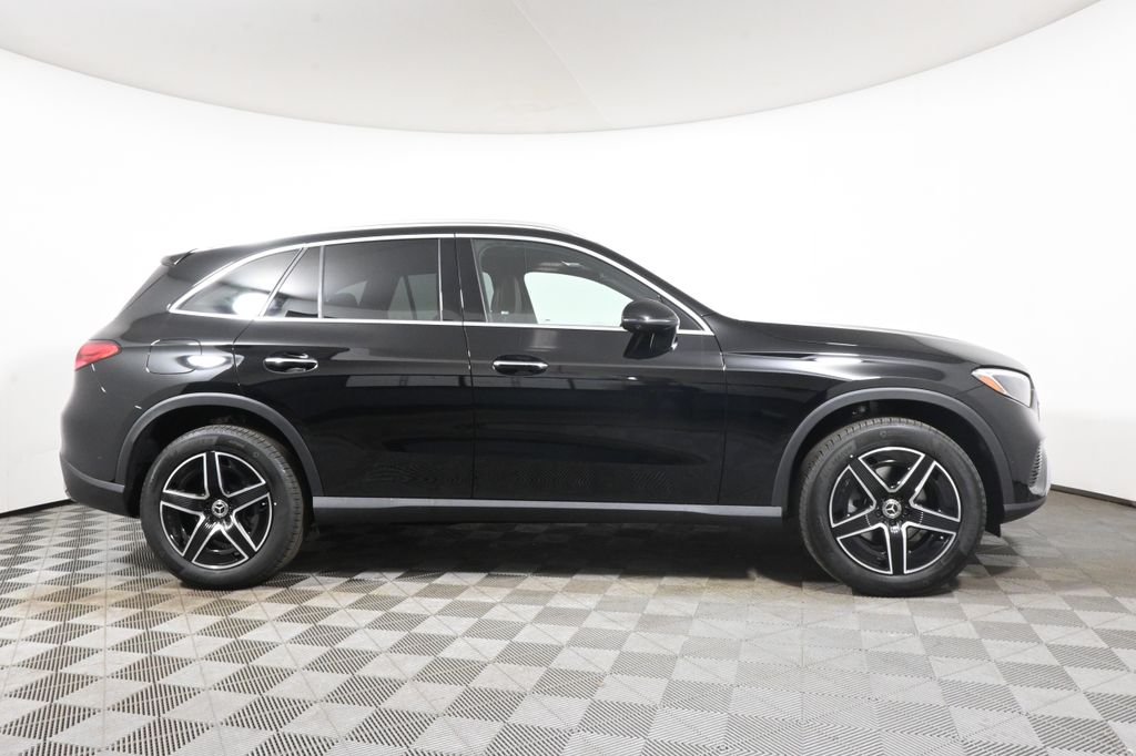 Thumbnail: 2026 Mercedes-Benz GLC - 8