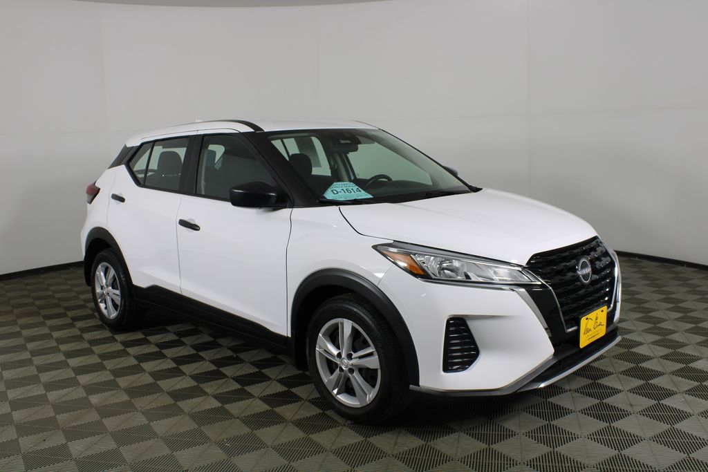 White (Fresh Powder) 2024 Nissan Kicks S FWD SUV / Crossover Front-Wheel Drive Continuously Variable Transmission