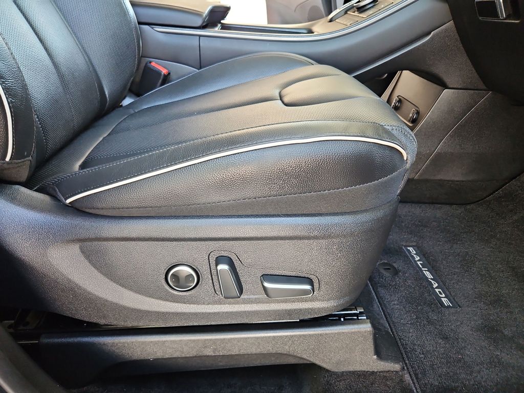 2023 Hyundai Palisade Limited Black at Jones Ford