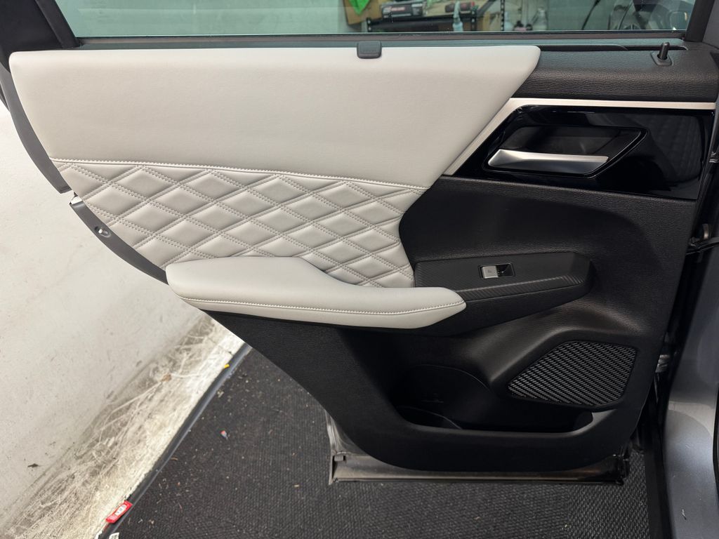 2023 Mitsubishi Outlander PHEV SEL