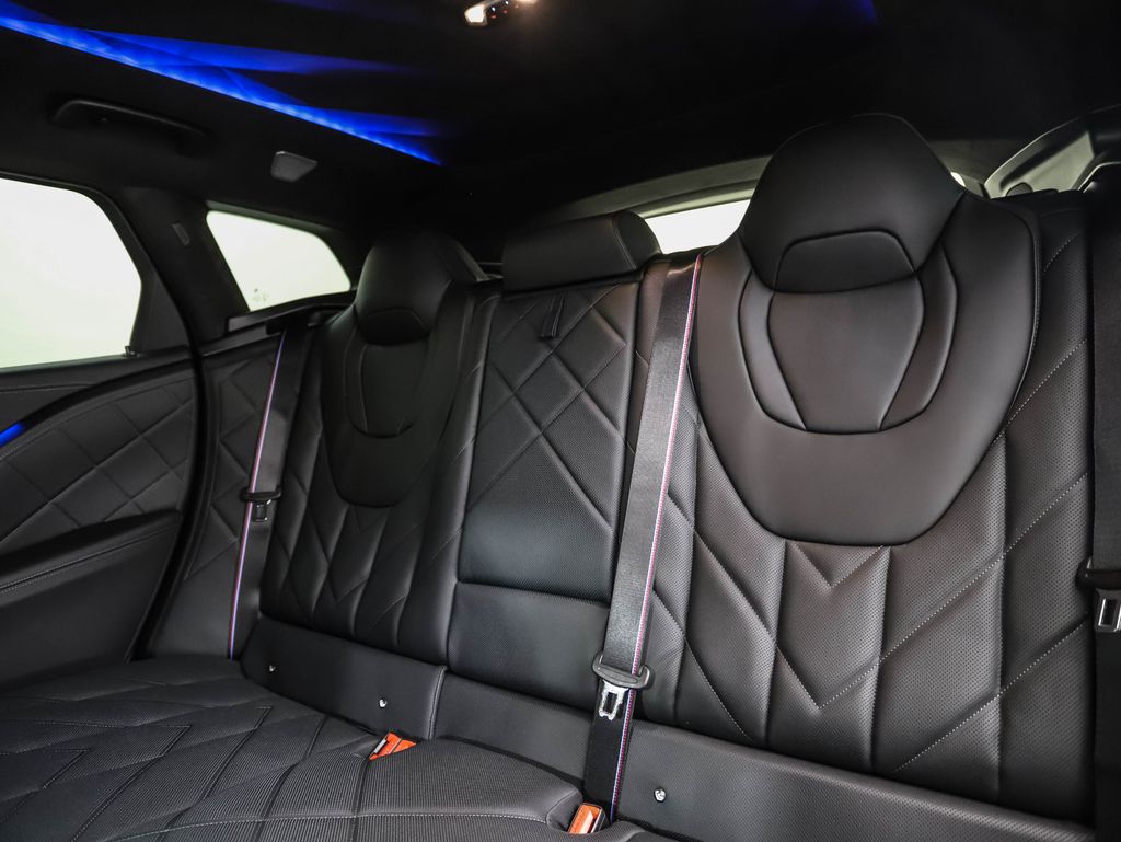 Thumbnail: 2026 BMW XM - 24