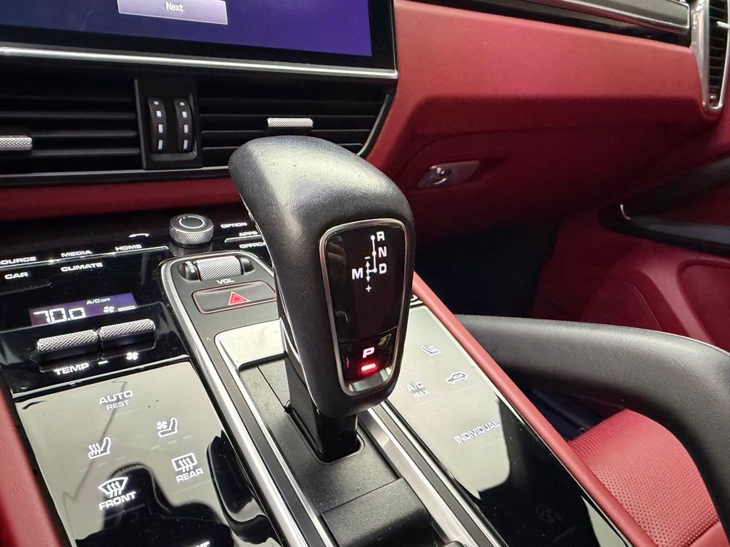 Thumbnail: 2023 Porsche Cayenne - 6