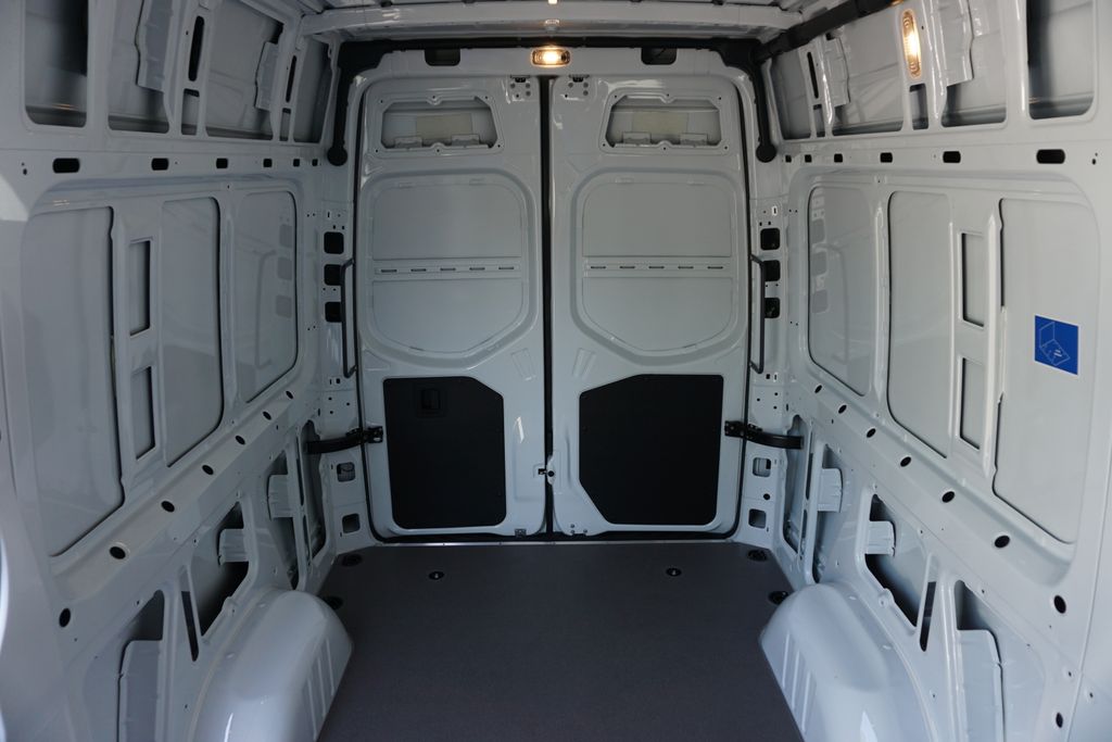 Thumbnail: 2025 Mercedes-Benz Sprinter - 19