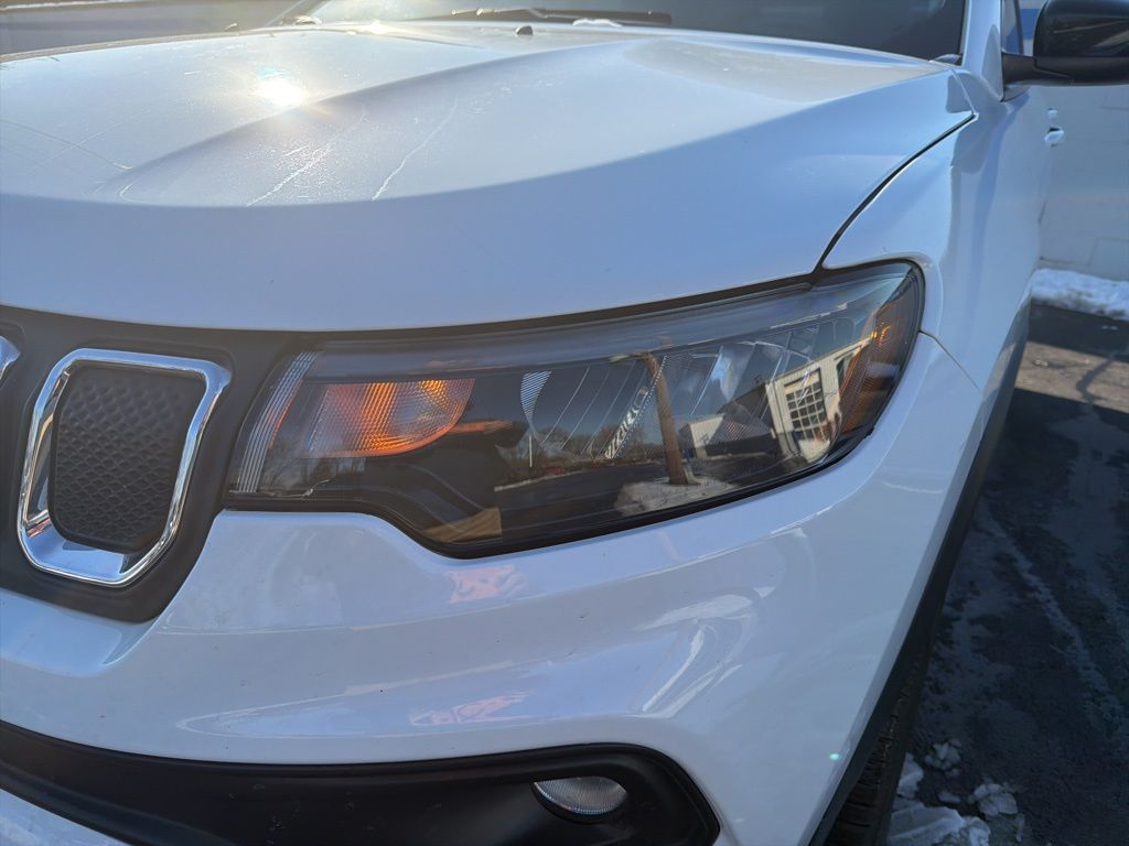 Thumbnail: 2022 Jeep Compass - 9