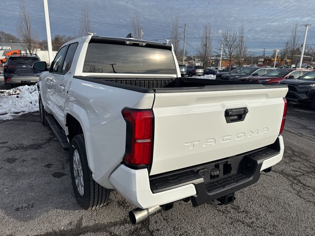 2026 Toyota Tacoma SR5 - Photo 11