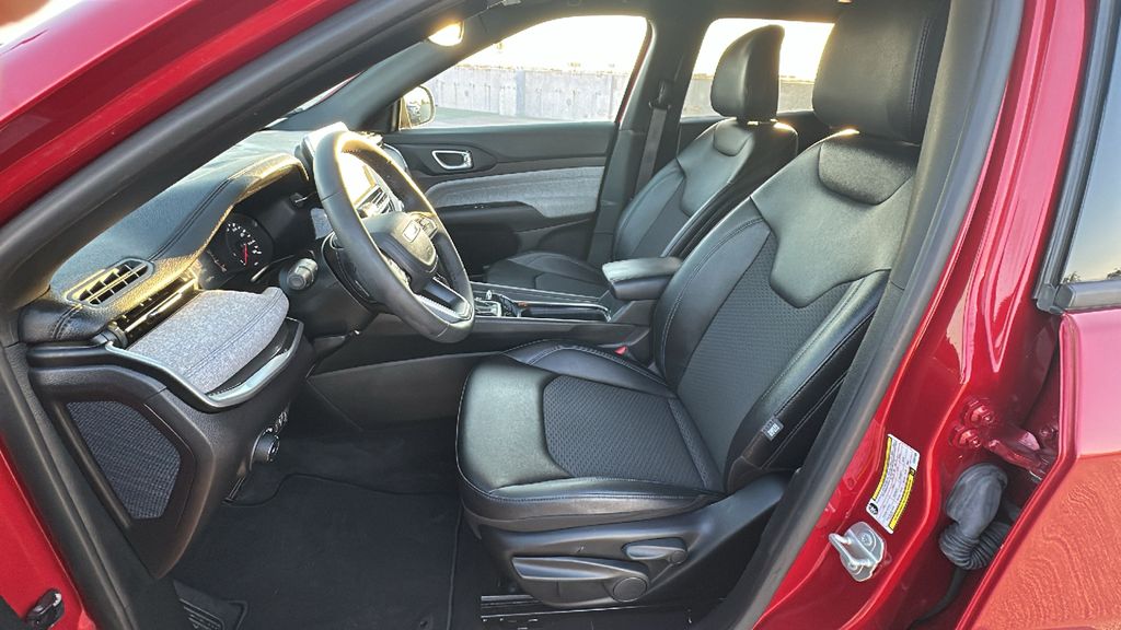 2025 Jeep Compass Latitude - 3