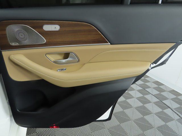 Thumbnail: 2025 Mercedes-Benz GLE - 28