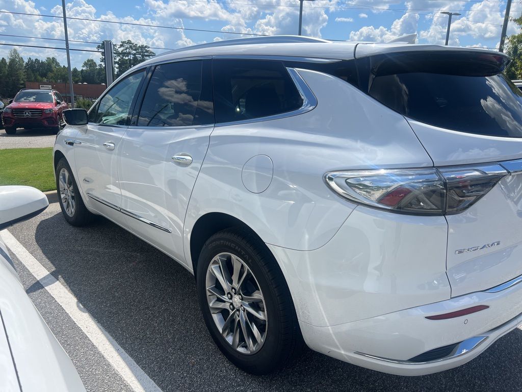 2022 Buick Enclave Avenir 4