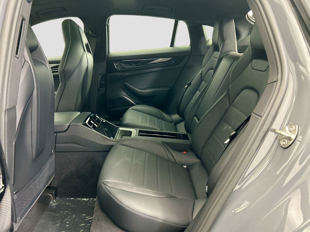 Thumbnail: 2026 Porsche Panamera - 19