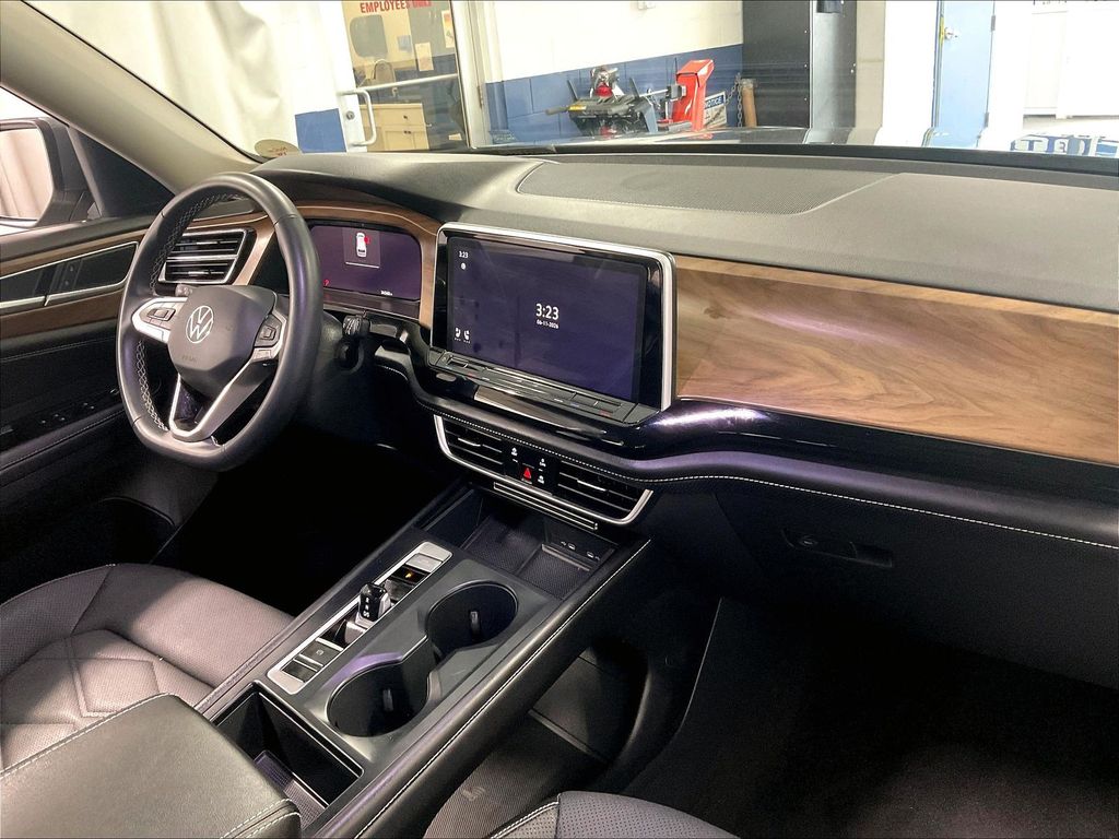 2024 Volkswagen Atlas — photo 14