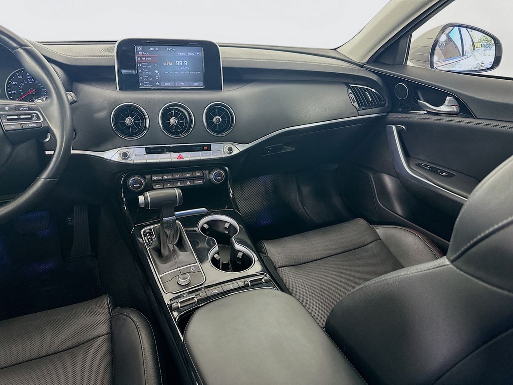 Thumbnail: 2018 Kia Stinger - 22