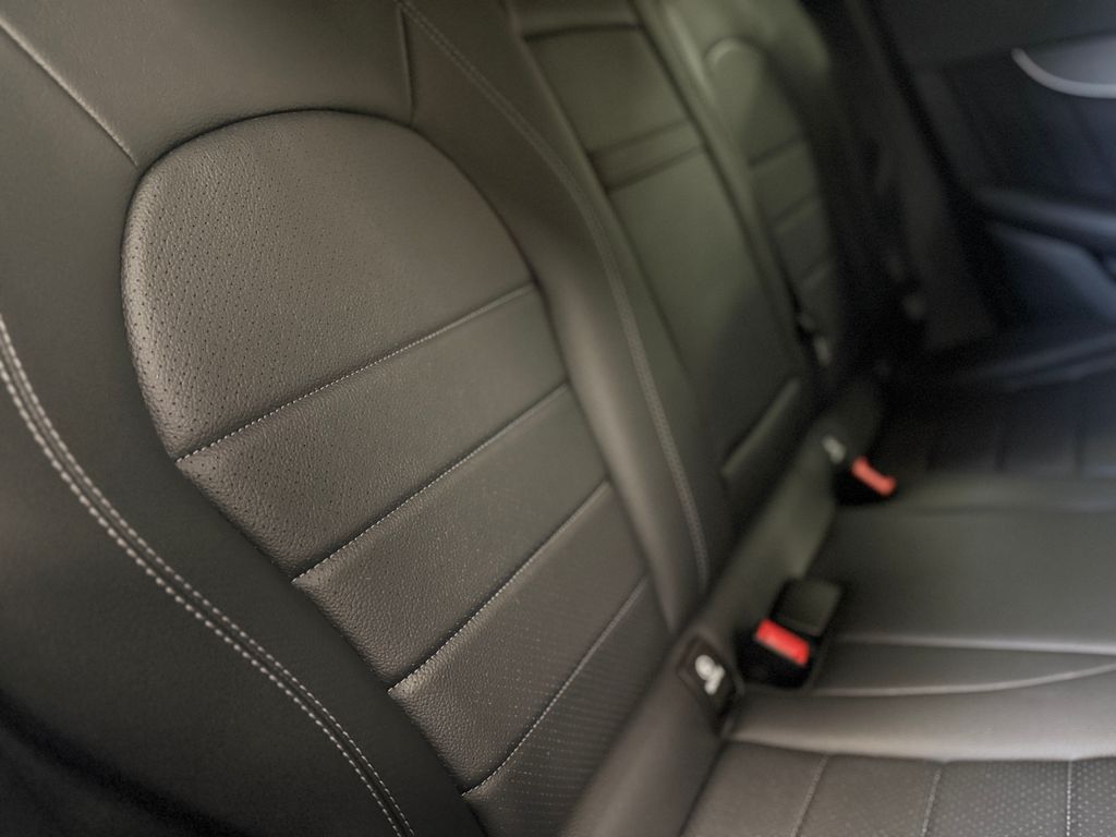 Thumbnail: 2022 Mercedes-Benz GLC - 26