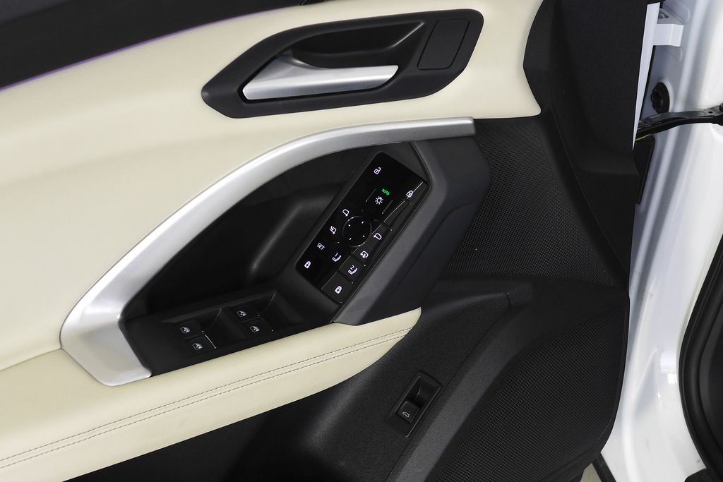 Thumbnail: 2025 Audi Q5 - 12
