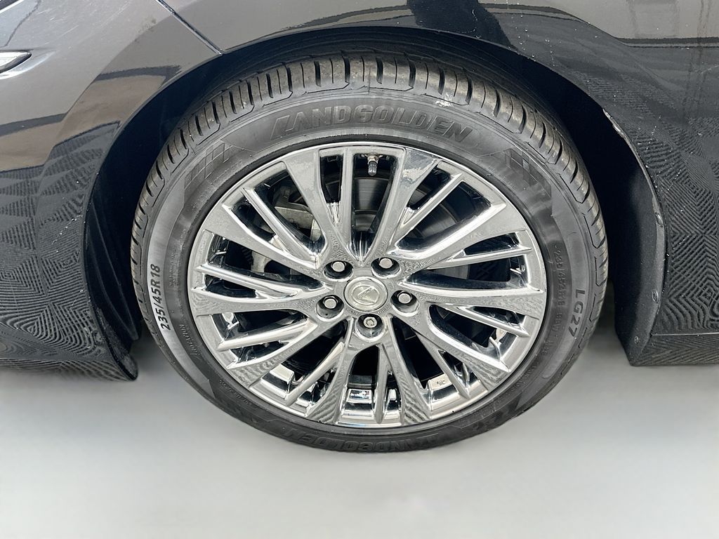 Thumbnail: 2022 Lexus ES - 31