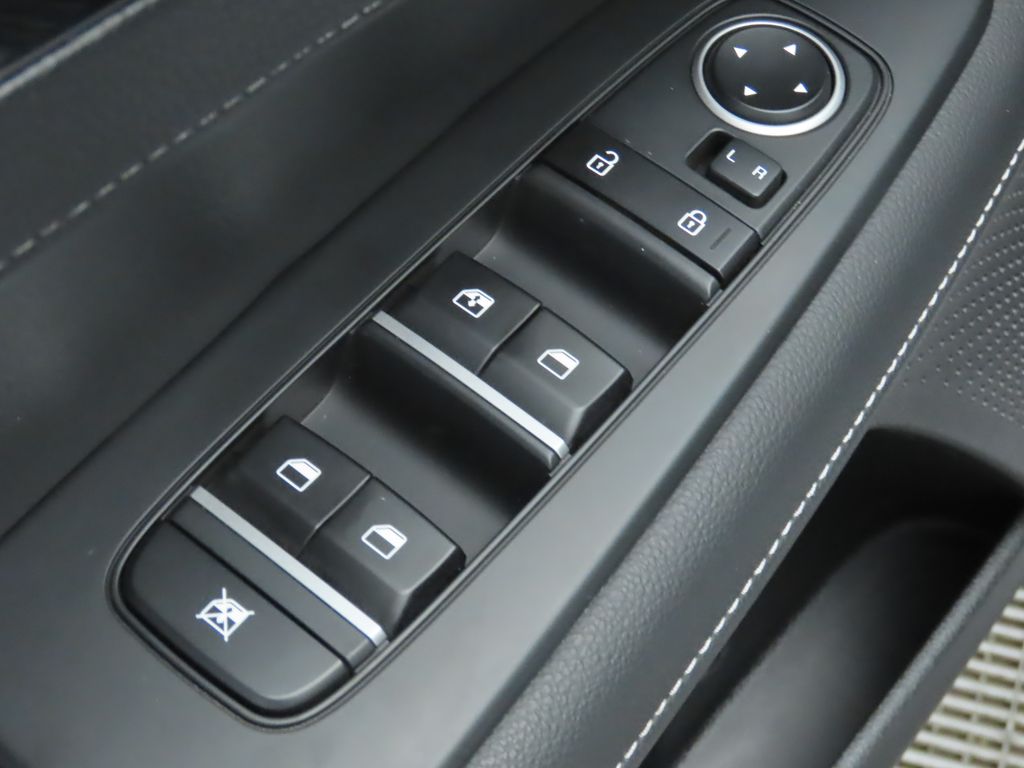 Thumbnail: 2024 Kia Forte - 24