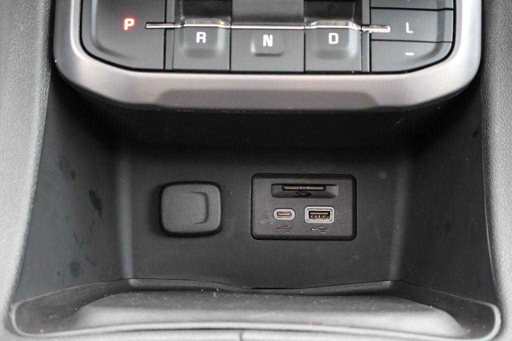 2021 GMC Acadia AT4 21