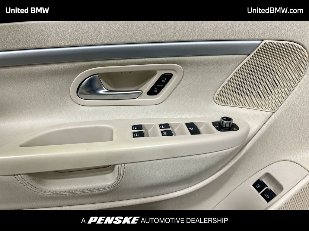 Thumbnail: 2012 Volkswagen Eos - 11