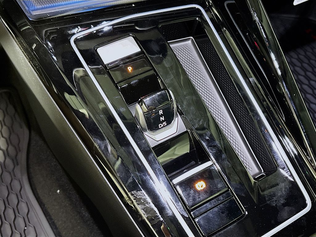 2025 Volkswagen Golf GTI 2.0T SE