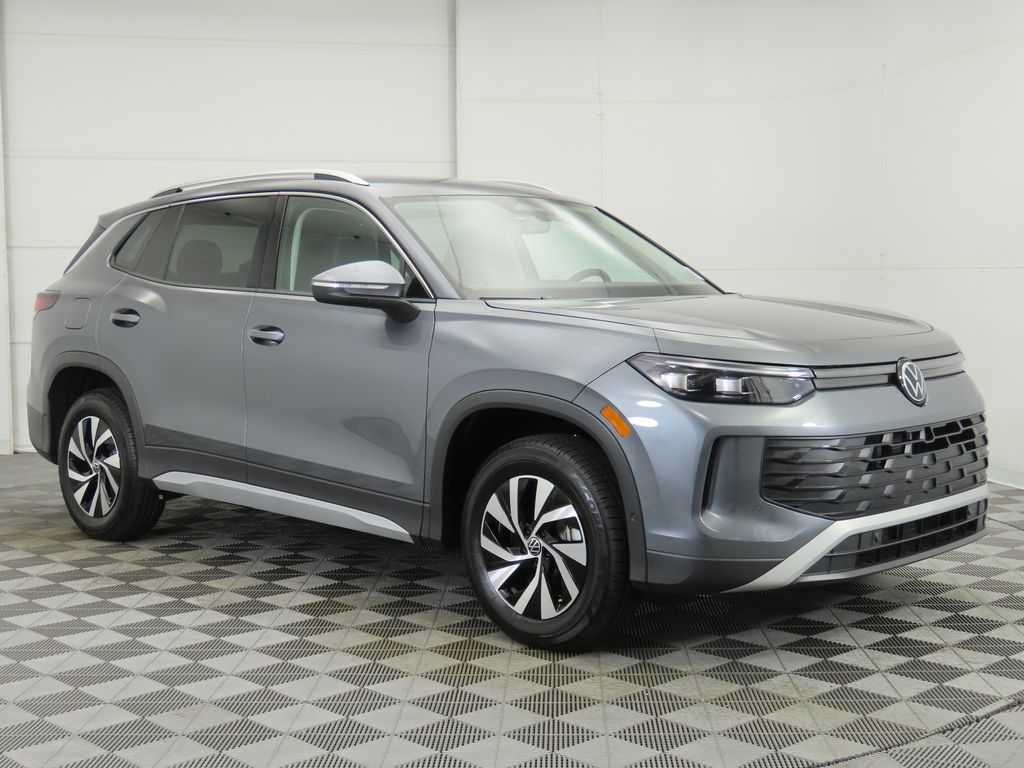 Thumbnail: 2025 Volkswagen Tiguan - 3