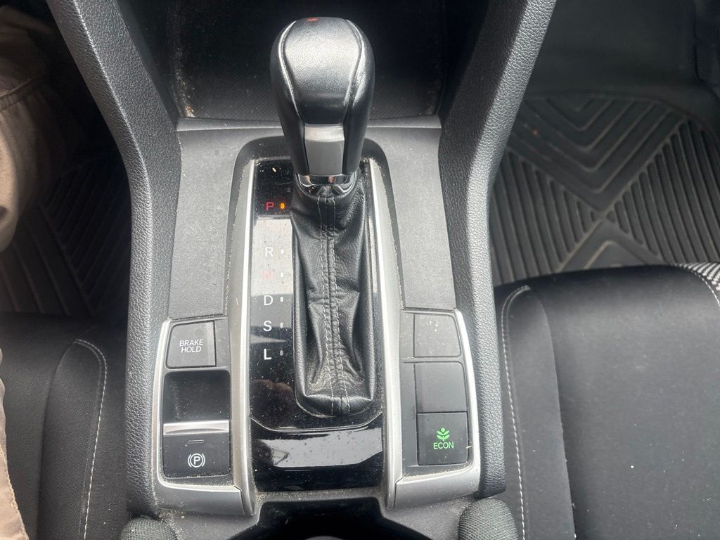 Used 2021 White Honda  image 17