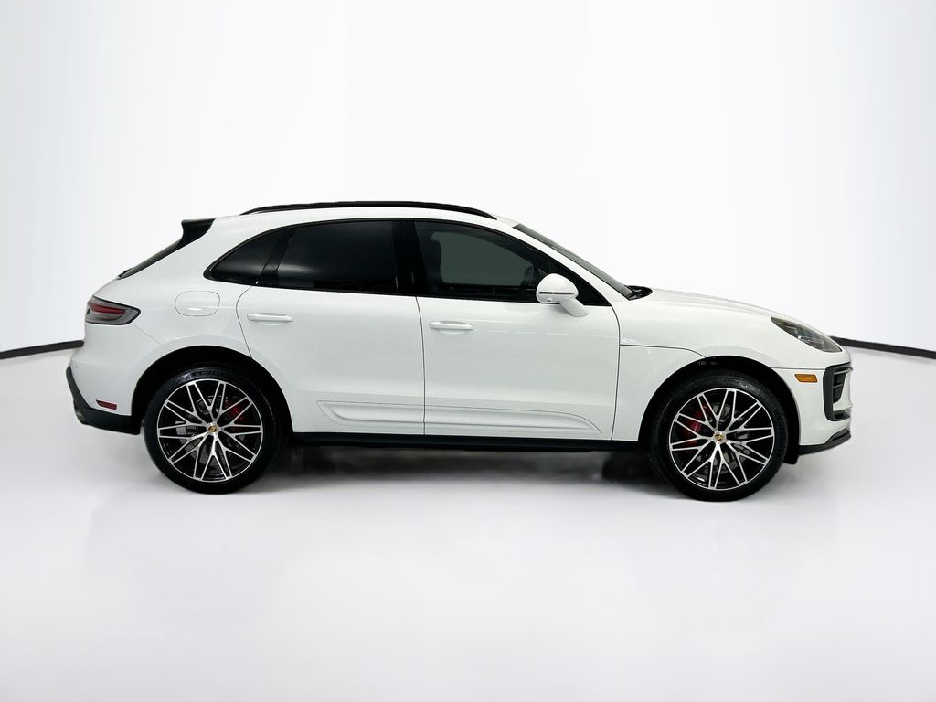 Thumbnail: 2026 Porsche Macan - 8