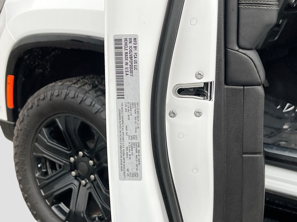 Used 2023 White Jeep Series II image 35