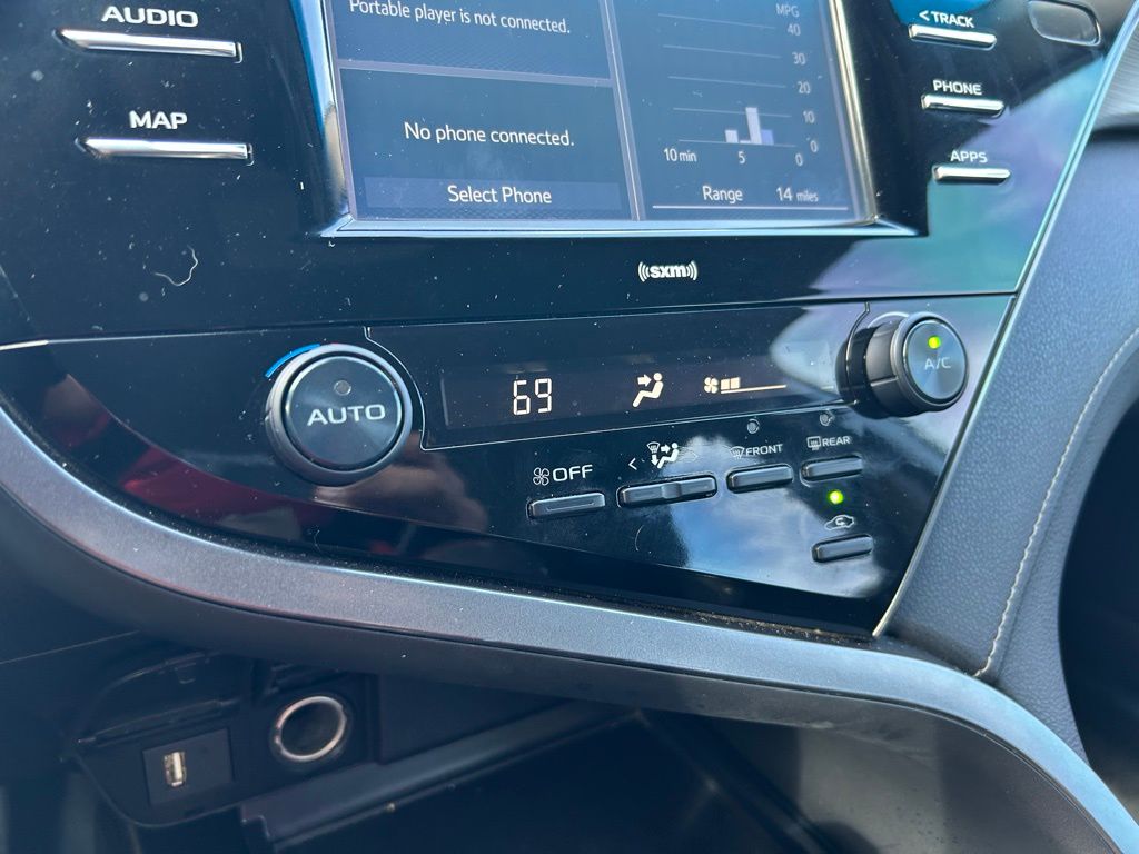 Thumbnail: 2020 Toyota Camry - 19