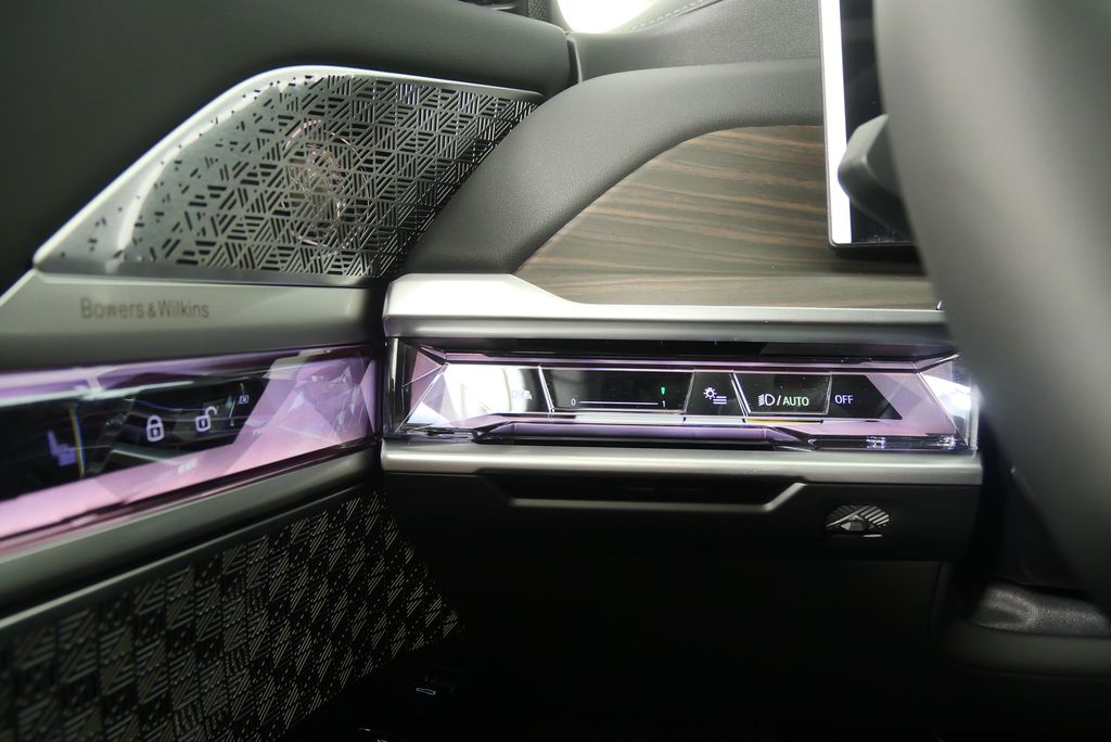 Thumbnail: 2025 BMW 7 Series - 20