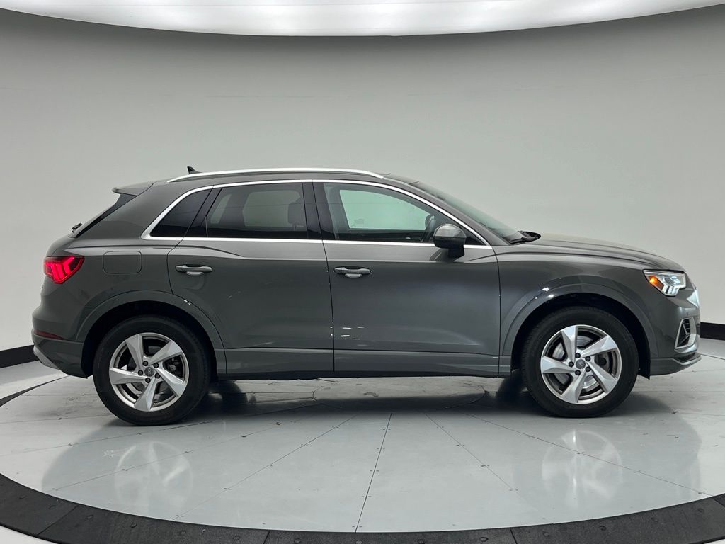 Thumbnail: 2020 Audi Q3 - 4