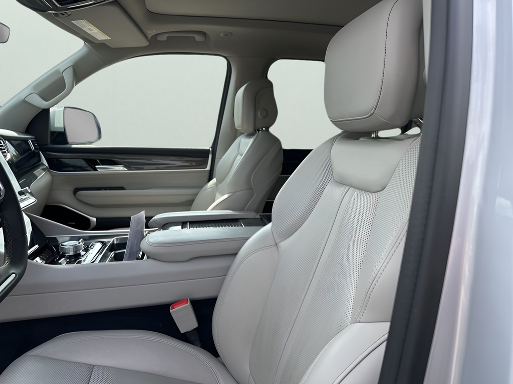 Used Car 2022 Jeep Wagoneer  Series Iii For Sale Under $40,000 In Austin, Texas