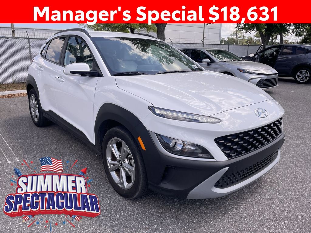 Lunar White 2023 Hyundai Kona SUV / Crossover Front-Wheel Drive Continuously Variable Transmission