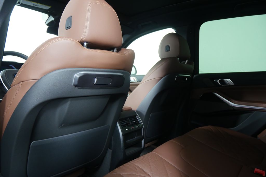 Thumbnail: 2026 BMW X5 - 16