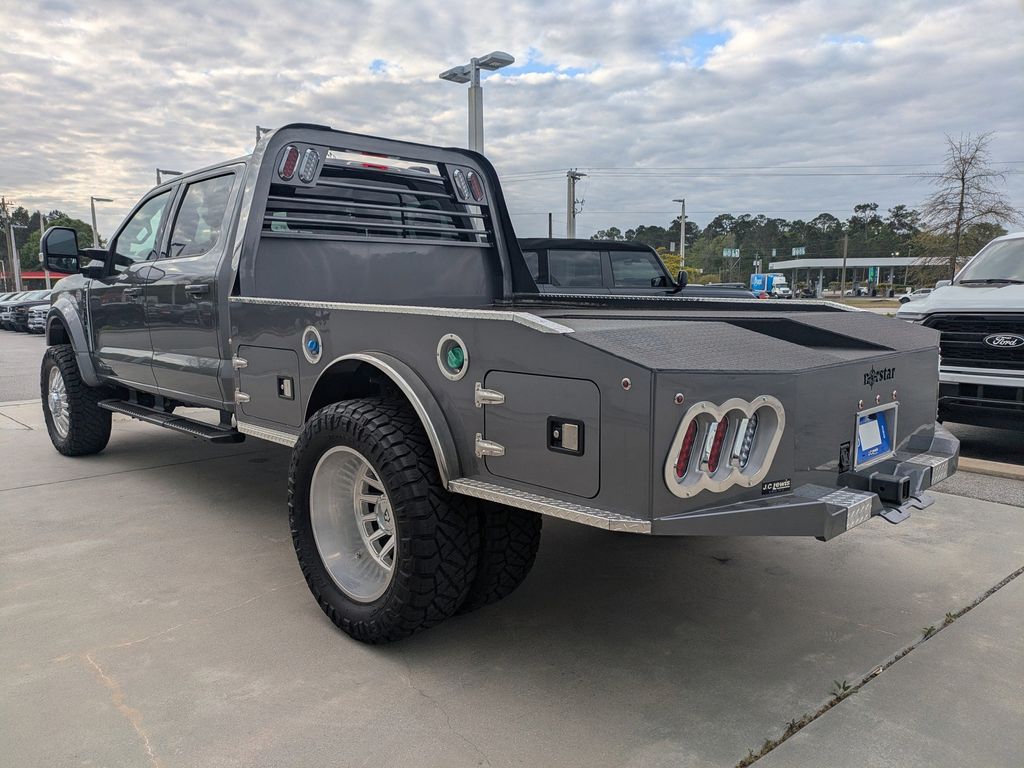 2025 Ford F-550 Chassis LARIAT