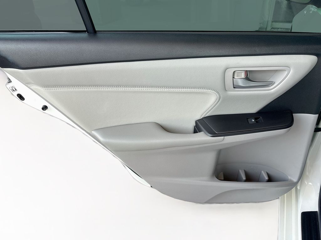Thumbnail: 2016 Toyota Camry - 26
